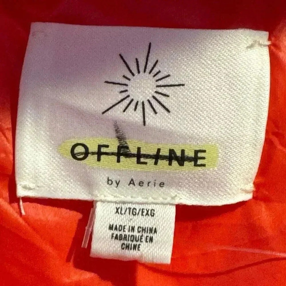 NEW Offline By Aerie Women's Red Puffer Vest Size XL Casual Fall Warmth NWOT - Picture 4 of 8
